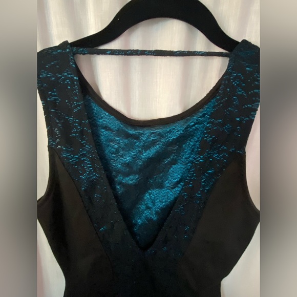 Four Leaf Urban Outfitters Iridescent Blue & Black Tank Top Open Back - Picture 5 of 6